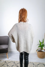 Load image into Gallery viewer, Carpi V Neck Cable Knit Jumper In Grey
