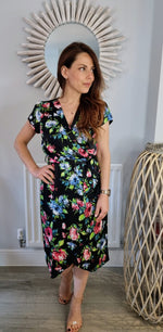 Cargar imagen en el visor de la galería, Summer Midi Wrap Dress In Black With Pink And Blue Floral Print
