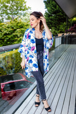 Charger l&#39;image dans la galerie, Emily Oversized Kimono In Pink And Blue Floral Print
