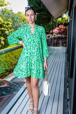 Załaduj obraz do przeglądarki galerii, Laura Long Sleeve Kaftan Style Dress In Green
