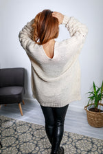 Cargar imagen en el visor de la galería, Dieppe Knit Cardigan With Chunky Square Bobble Sleeve Detail In Cream
