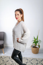 Załaduj obraz do przeglądarki galerii, Carpi V Neck Cable Knit Jumper In Grey
