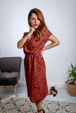 Cargar imagen en el visor de la galería, Dallas Summer Midi Wrap Style Dress In Red Leopard Print
