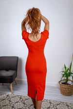 Załaduj obraz do przeglądarki galerii, Austin Scoop Neck Bodycon Midi Dress With Cap Sleeves In Flame Red
