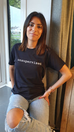 Carica l&#39;immagine nel visualizzatore di Gallery, Unsupervised Slogan Tee In Black
