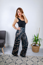 Charger l&#39;image dans la galerie, Relaxed Fit High Waist Wide Leg Loungewear Trousers In Marbled Black
