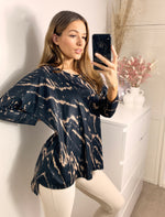 Charger l&#39;image dans la galerie, Relaxed Fit Oversized Loungewear Top In Black Marble
